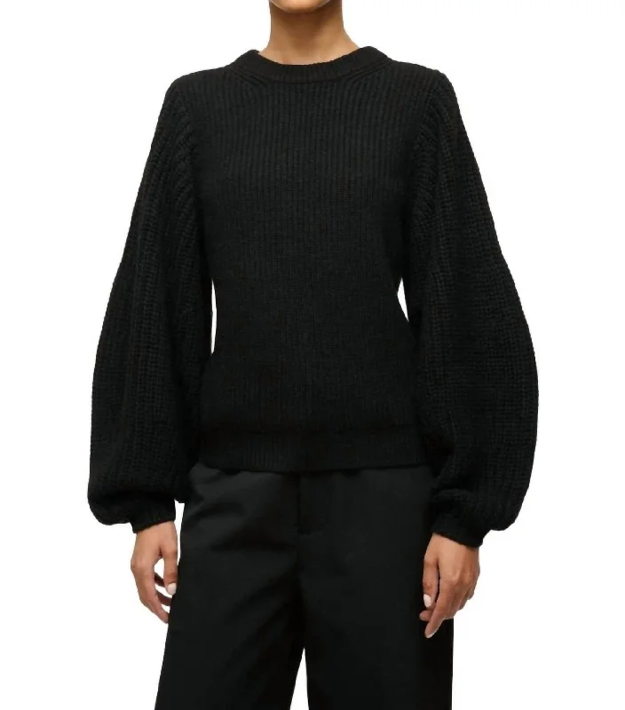 Relaxed And Casual Aura Sweater In Black