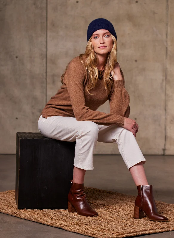 Soft Touch Women's Sofia Crew Neck Cashmere Sweater in Camel
