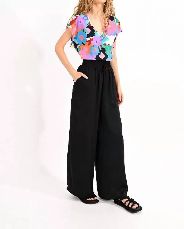 Sporty Elegance Palazzo Pants In Black
