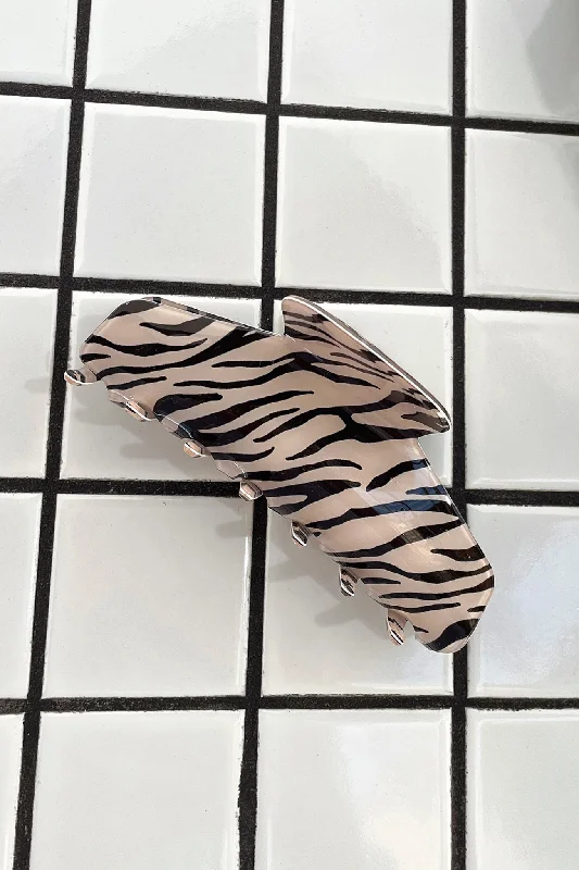Elegant Tailoring Didi Claw Clip - Black / Beige Zebra