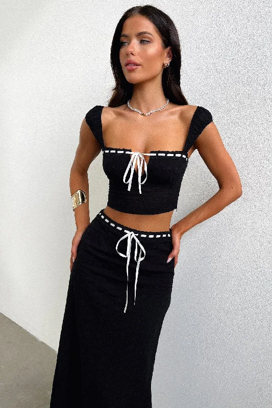 Cozy Fashion Flora Crop Top - Black