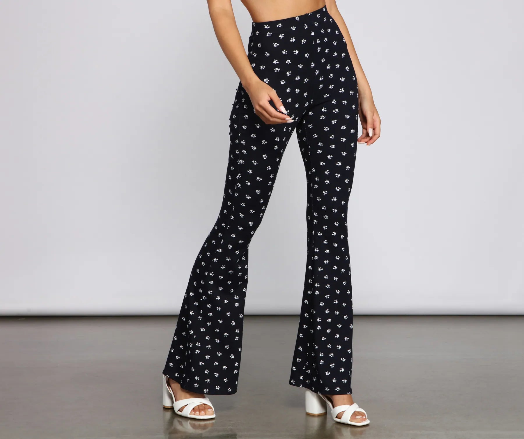 Sporty Elegance Floral Mood Ditsy Flared Pants