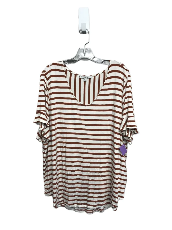 Dynamic Fashion Striped Pattern Top Short Sleeve By Green Envelope, Size: 2x