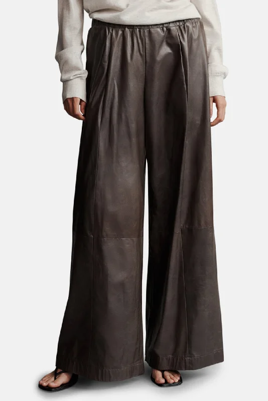 Cozy Essentials Eva Pant In Paper Leather Fudge
