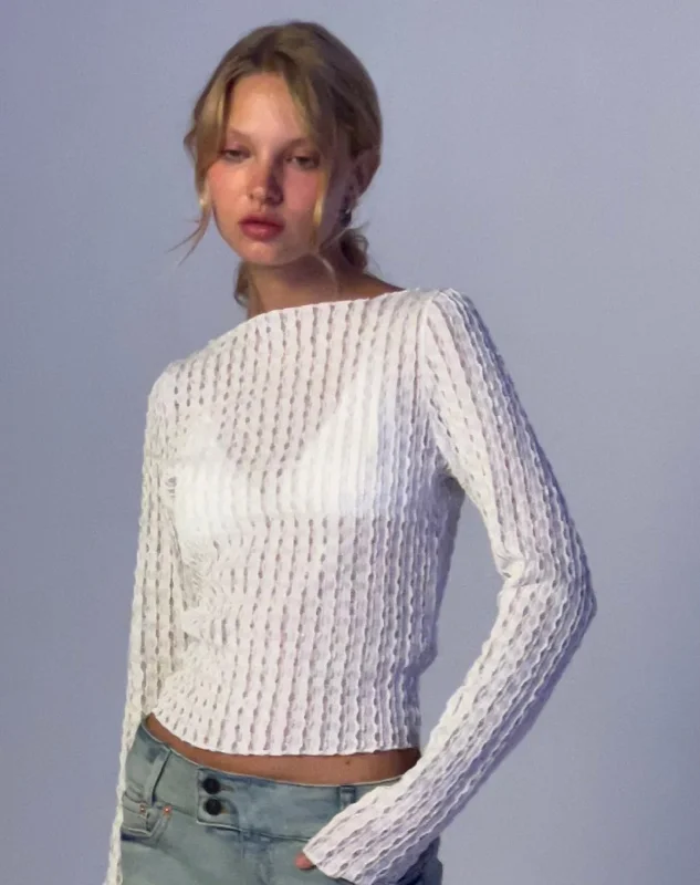 Relaxed Fashion Angela Long Sleeve Top in Crinkle White