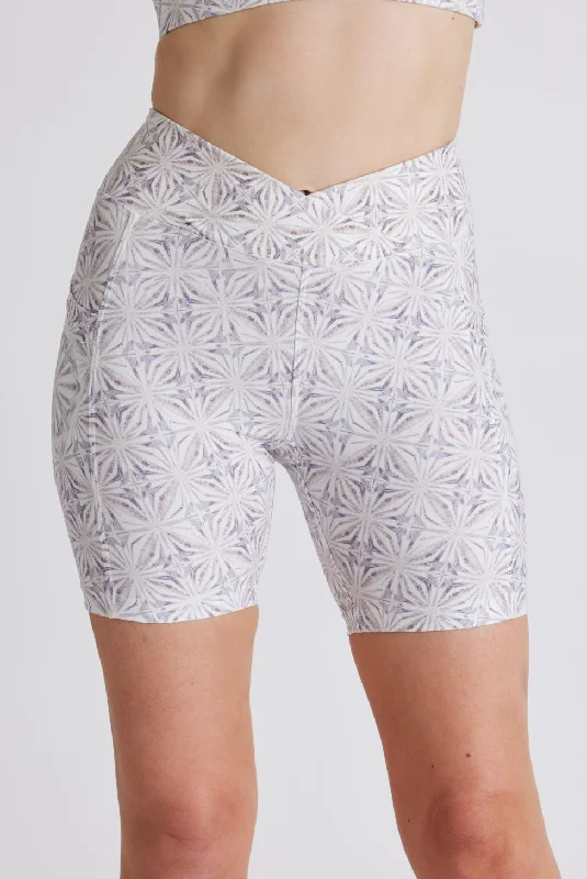 Comfy Layers Harmony Midi Bike
